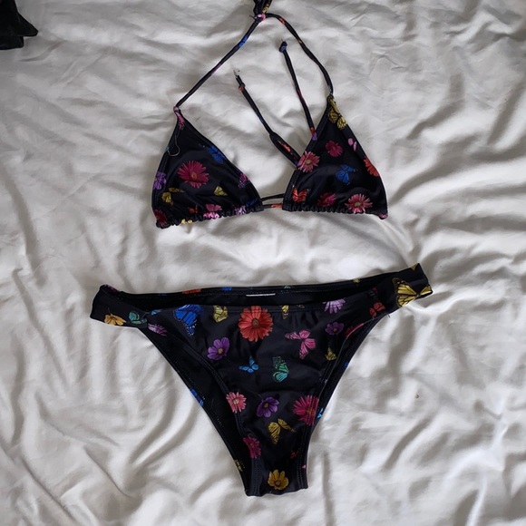 Motel Rocks Bikini - Picture 1 of 3